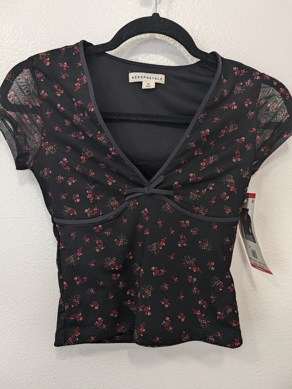 Aeropostale Black Floral Mesh V-Neck Crop Top